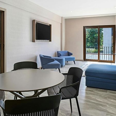 Courtyard By Marriott San Jose Escazu Hotel Ngoại thất bức ảnh