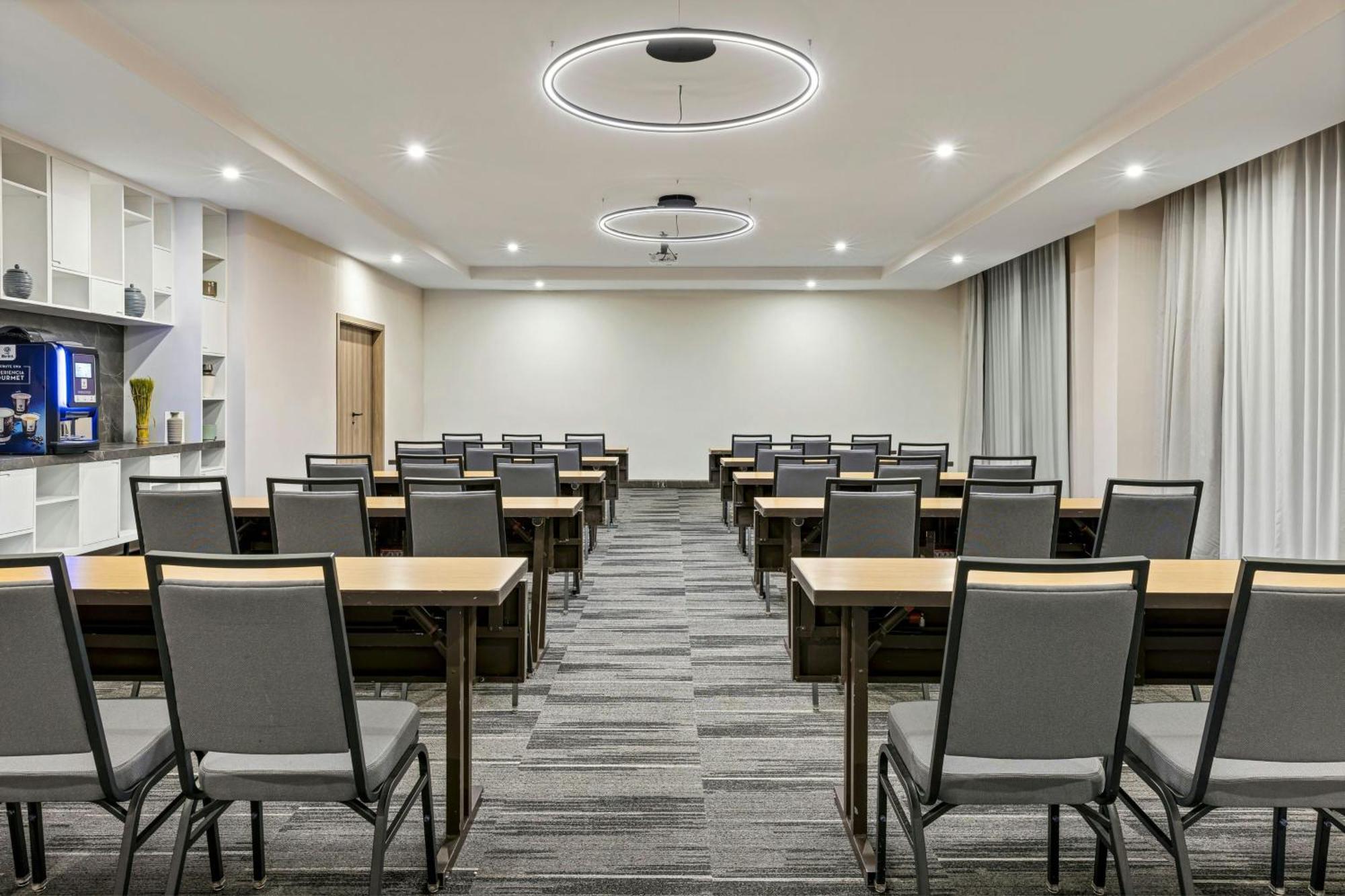 Courtyard By Marriott San Jose Escazu Hotel Ngoại thất bức ảnh