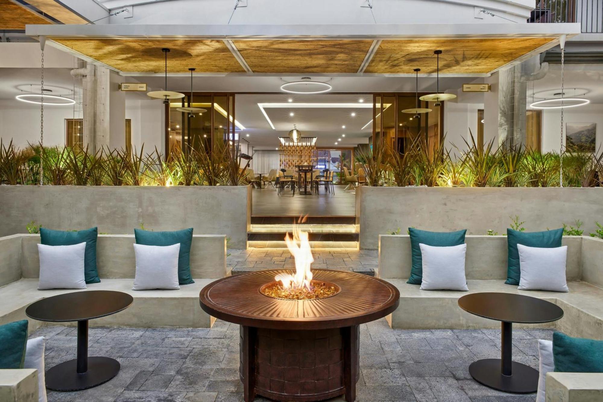 Courtyard By Marriott San Jose Escazu Hotel Ngoại thất bức ảnh