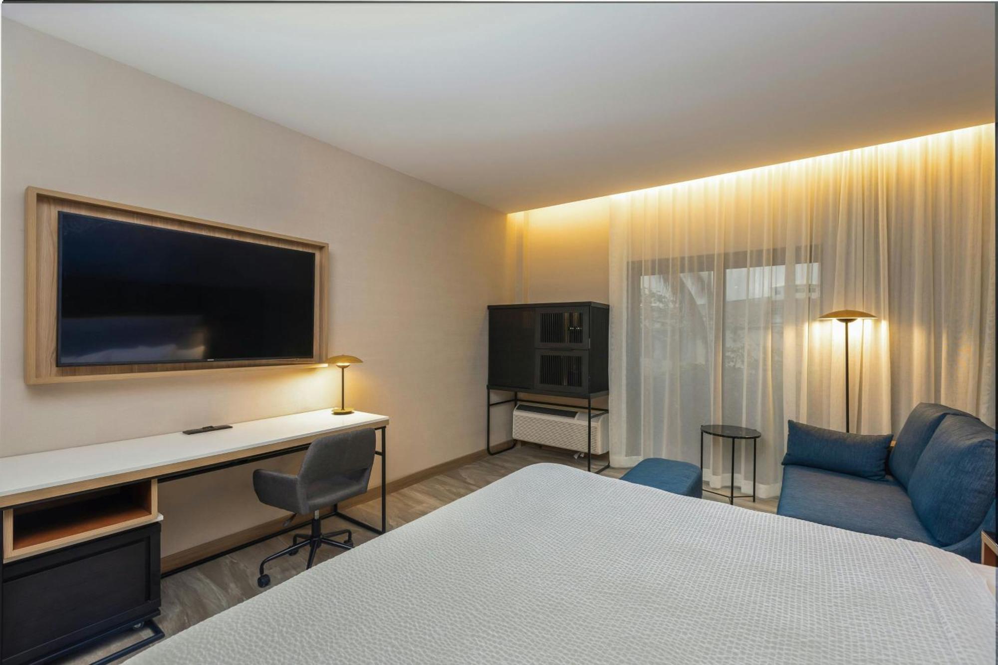 Courtyard By Marriott San Jose Escazu Hotel Ngoại thất bức ảnh