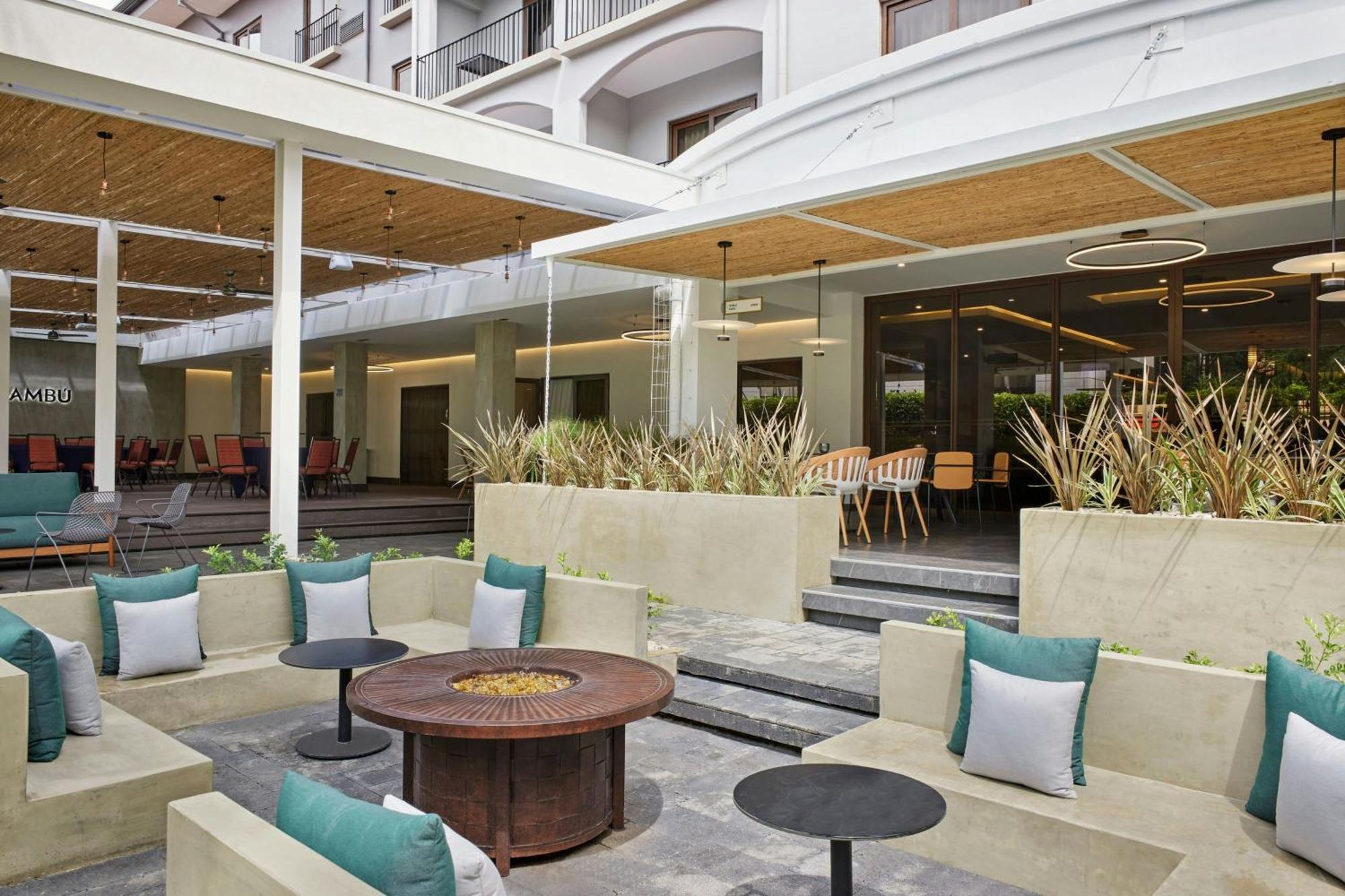 Courtyard By Marriott San Jose Escazu Hotel Ngoại thất bức ảnh
